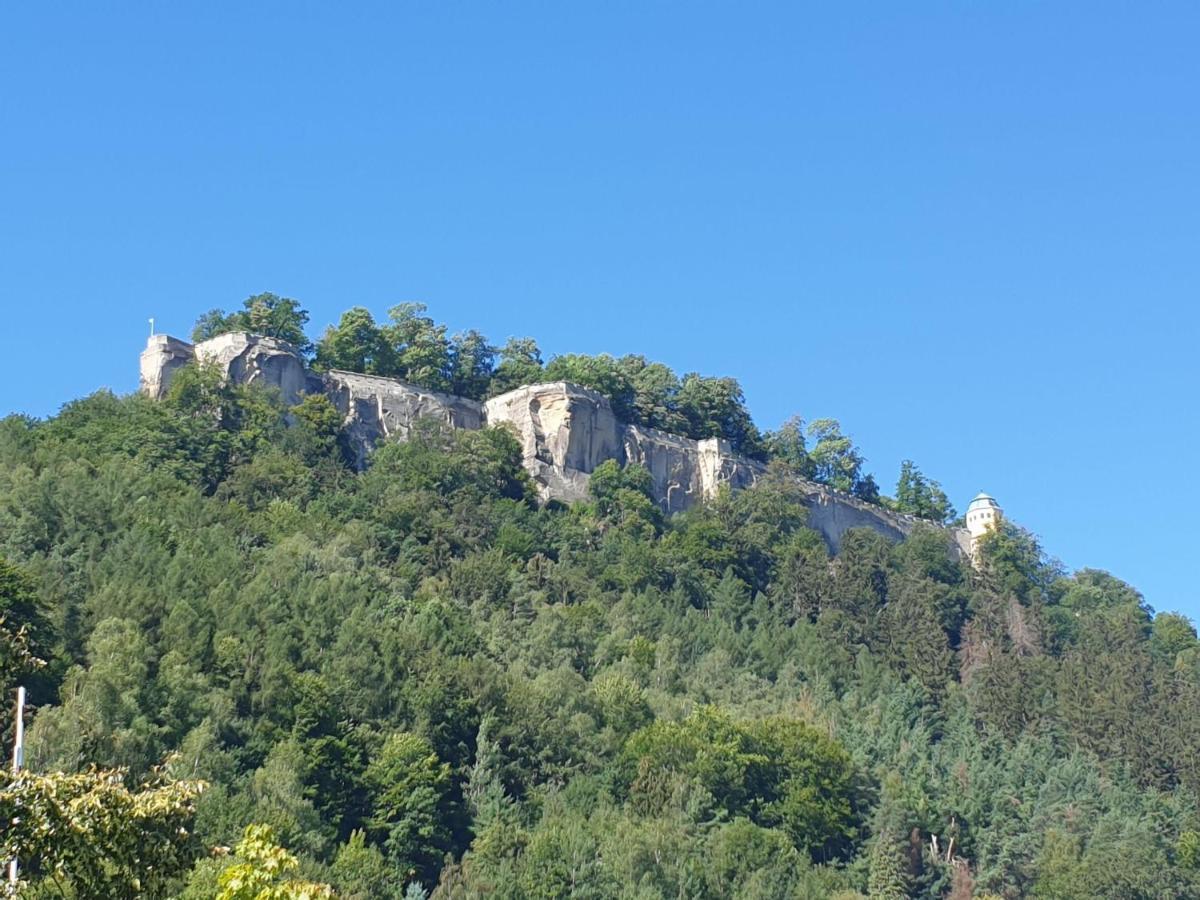 Saechsische-Schweiz-Ferienhaus-Wohnung-2-Mit-Hervorragendem-Panoramablick-Ueber-Das-Elbtal كونيجشتاين آن دير إلب المظهر الخارجي الصورة