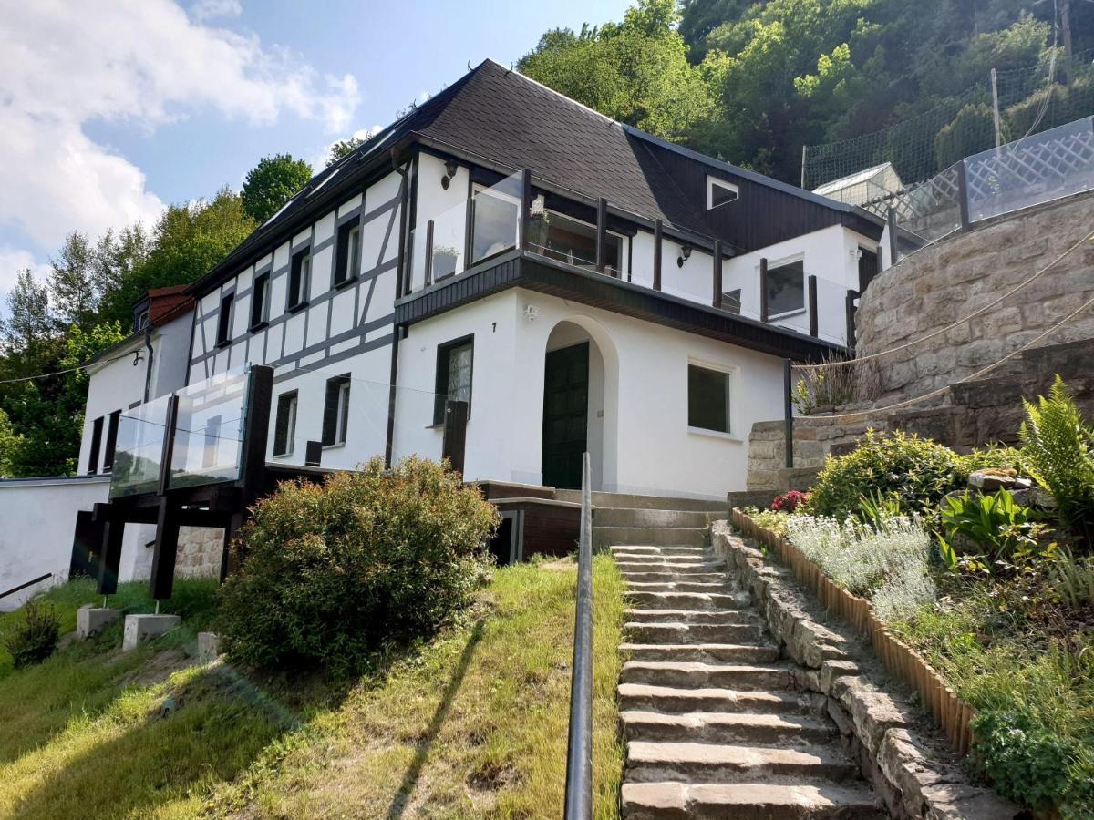 Saechsische-Schweiz-Ferienhaus-Wohnung-2-Mit-Hervorragendem-Panoramablick-Ueber-Das-Elbtal كونيجشتاين آن دير إلب المظهر الخارجي الصورة